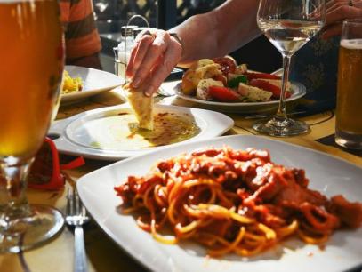 Top 6 Restaurants You Can't Miss While Travelling Abroad Top 6 Restaurants You Can't Miss While Travelling Abroad